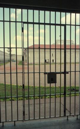Penitenciária - área interna (1998)